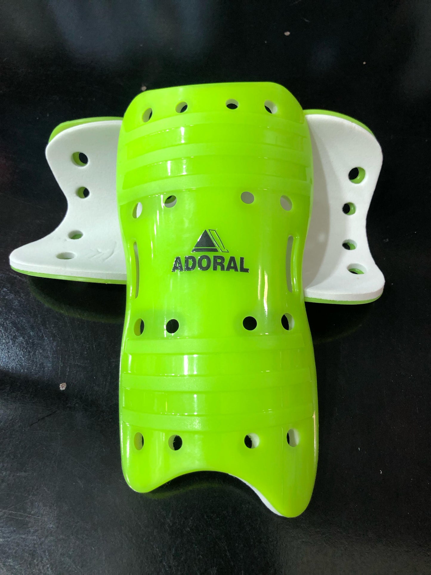 FOOTBALL SHIN PADS