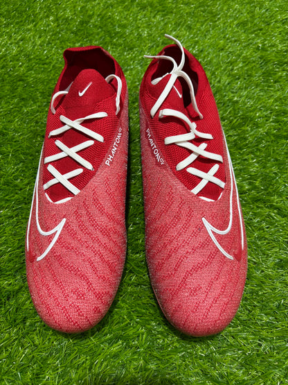 NIKE PHANTOM FOOTBALL STUDS