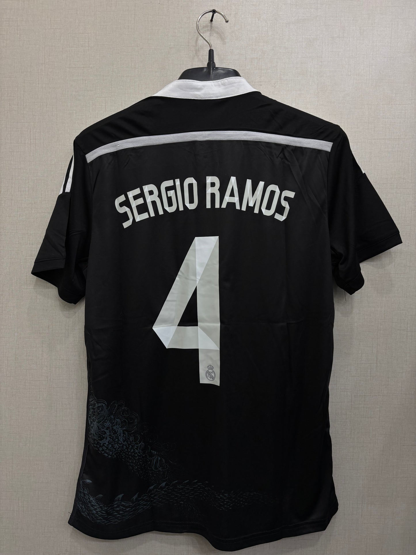SERGIO RAMOS  4 REAL MADRID 14/15 DRAGON SHIRT