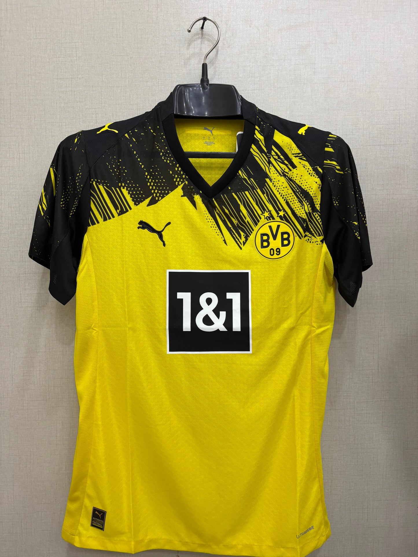 BORUSSIA DORTMUND HOME ORIGINAL JERSEY 2025