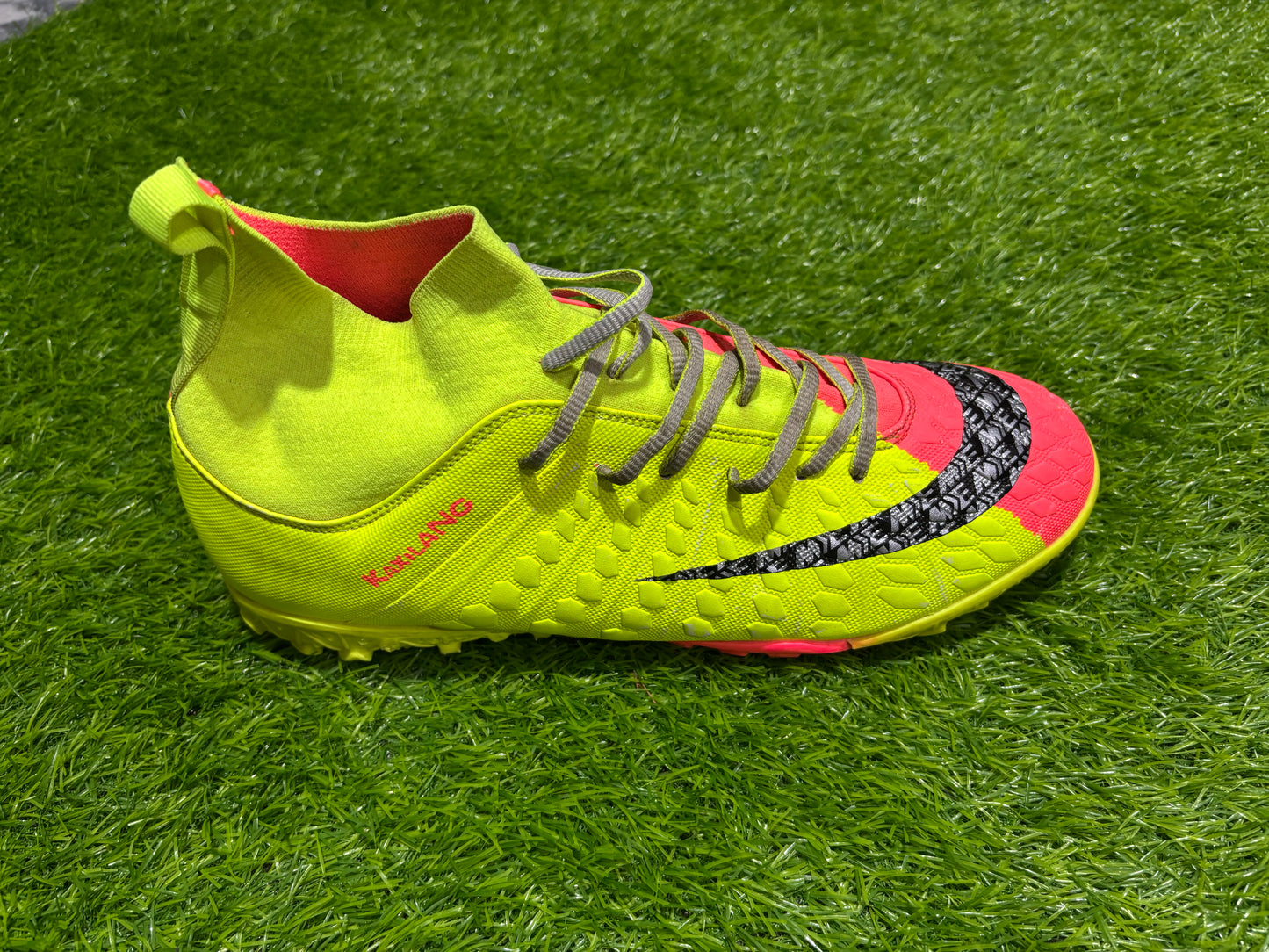 FOOTBALL GRIPPERS