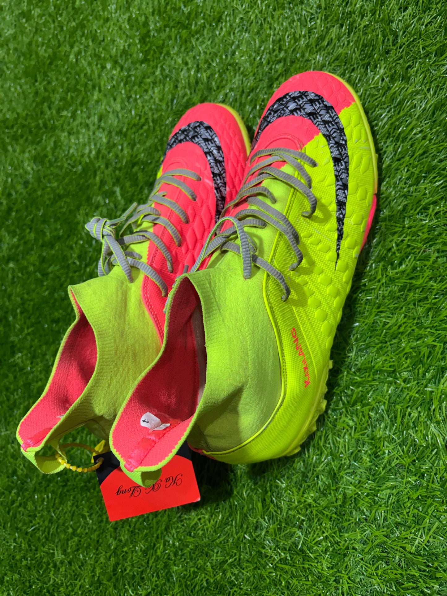 FOOTBALL GRIPPERS