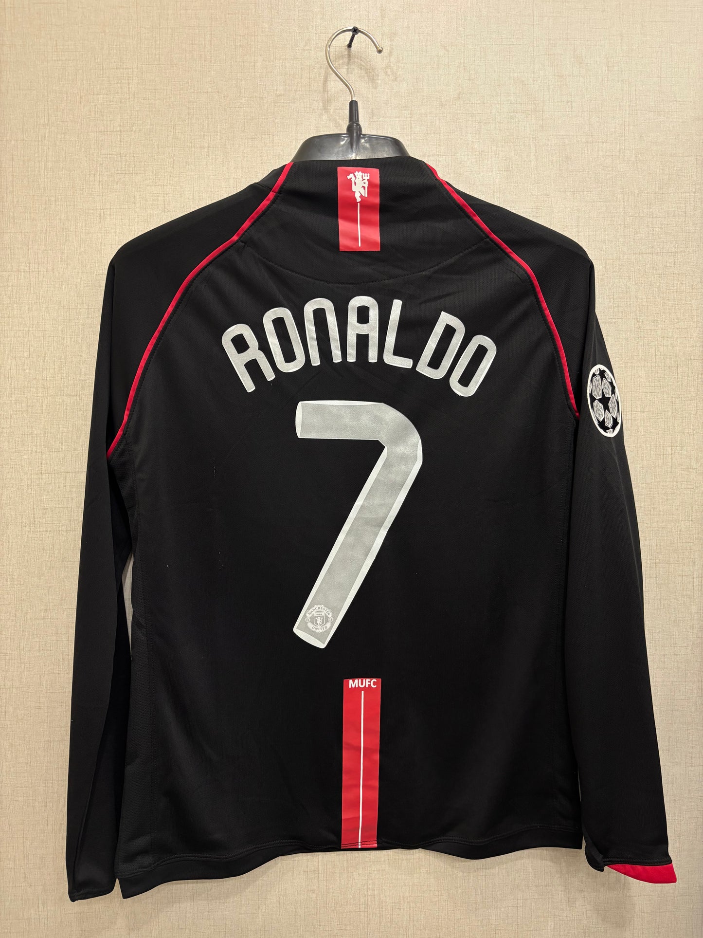 RONALDO 7 MANCHESTER UNITED BLACK SHIRT 2007/08